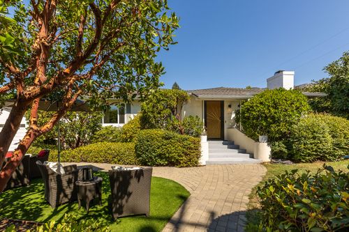 2166 E Valley Rd, Montecito, CA, 93108-1540 | Card Image