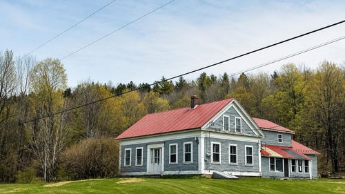 15 Daniels Rd W, Irasburg, VT, 05845-9550 | Card Image