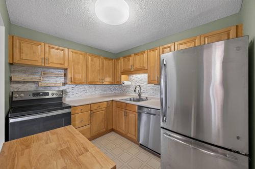 1909-78 10th St E, Saint Paul, MN, 55101-2297 | Card Image