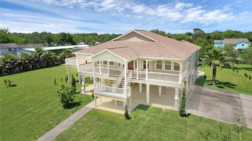 1004 8th St, San Leon, TX, 77539-2497 | Card Image