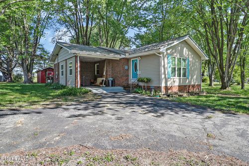 131 Oak Hill Dr, Jamestown, TN, 38556-5453 | Card Image