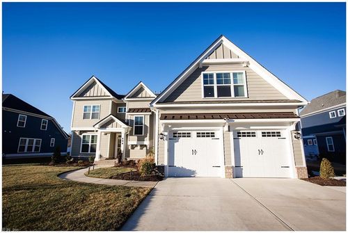 808 Greenfield Ln, Chesapeake, VA, 23322-7407 | Card Image