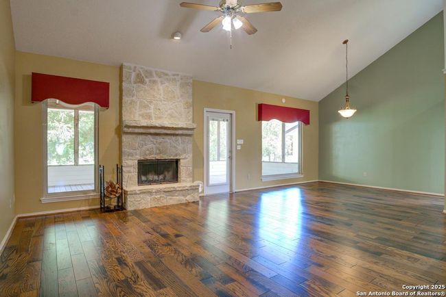 201 Cibolo Crossing Dr, House other with 3 bedrooms, 2 bathrooms and null parking in Boerne TX | Image 6