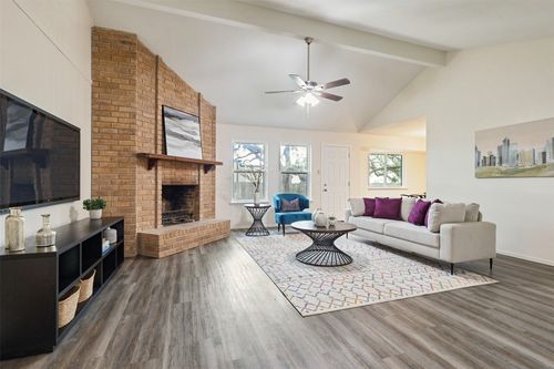 602 Woodview Dr, Georgetown, TX, 78628-8752 | Card Image