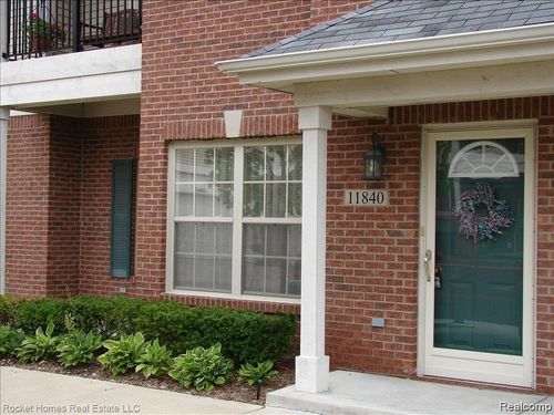59-11840 Farmington Rd, Livonia, MI, 48150-1734 | Card Image
