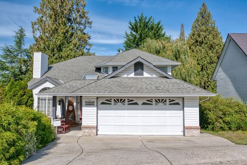 5818 Trail Avenue, Sechelt, BC, V7Z0L9 | Card Image