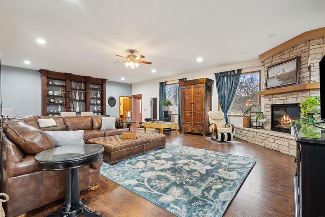 811 Gunder Road Estates Blvd., House other with 3 bedrooms, 2 bathrooms and null parking in Clermont IA | Image 20
