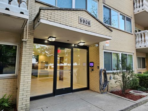 1gb-5906 N Sheridan Rd, Chicago, IL, 60660-5100 | Card Image