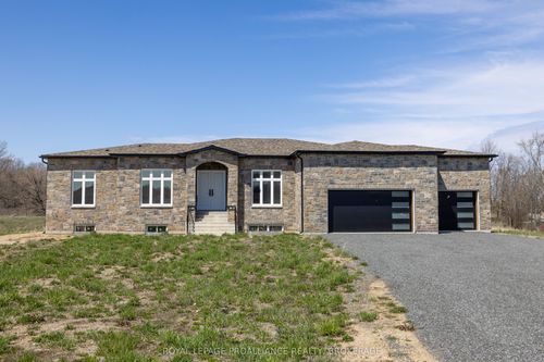 138 Hineman St, Kingston, ON, K7L0G2 | Card Image