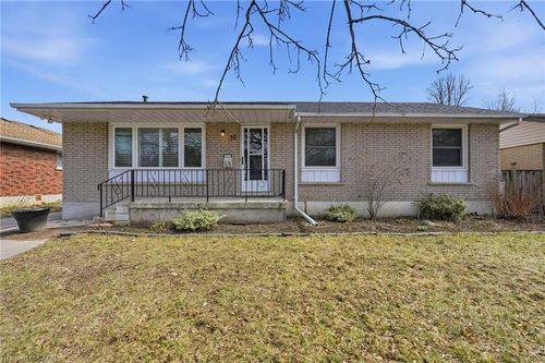 30 Morning Dew Dr, Brantford, ON, N3R3P2 | Card Image