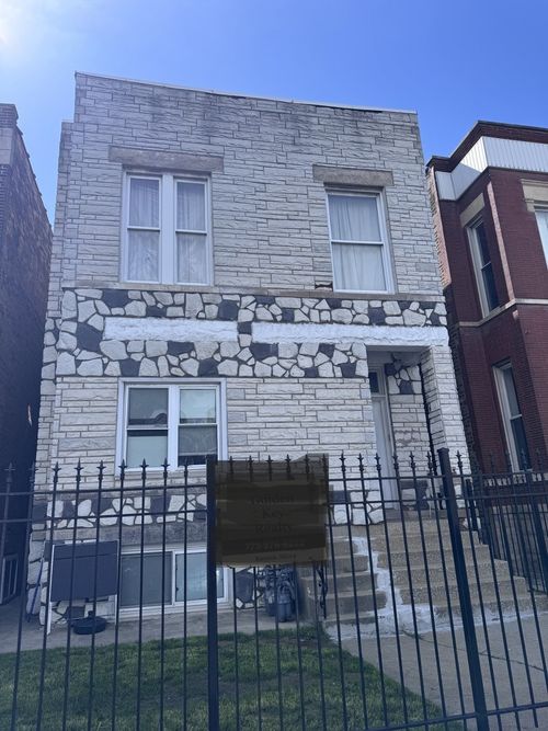 1940 N Pulaski Rd, Chicago, IL, 60639-4918 | Card Image