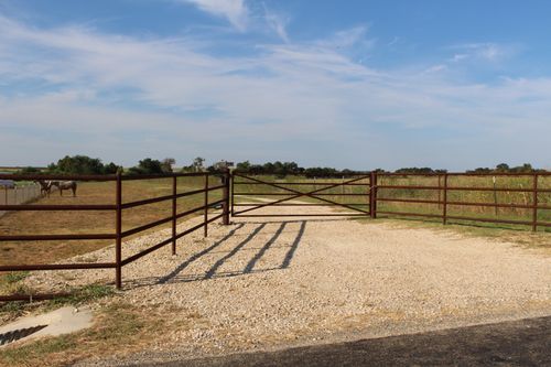 700 County Road 330, Granger, TX, 76530-5360 | Card Image