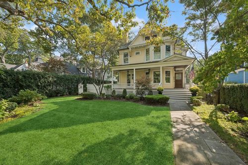 815 Lake Ave, Wilmette, IL, 60091-1725 | Card Image