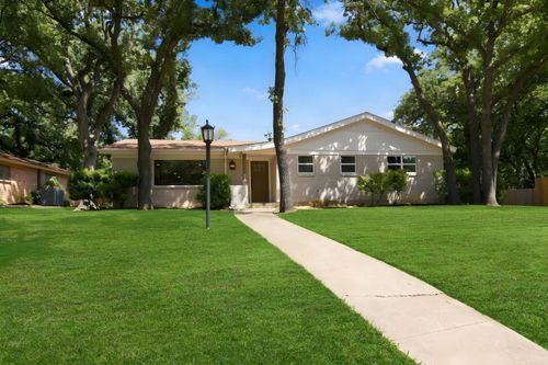 508 Oak Park Dr, Hurst, TX, 76053-6840 | Card Image