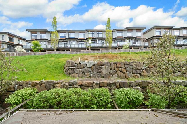 Surrounding community with fence | Image 32