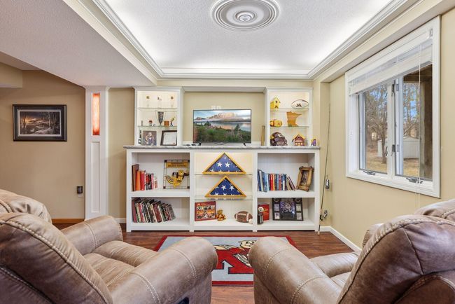 Lower level sitting nook | Image 26