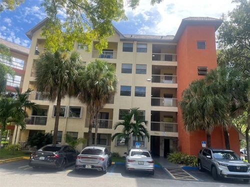 apt-518b-8180 Geneva Ct, Doral, FL, 33166-4658 | Card Image