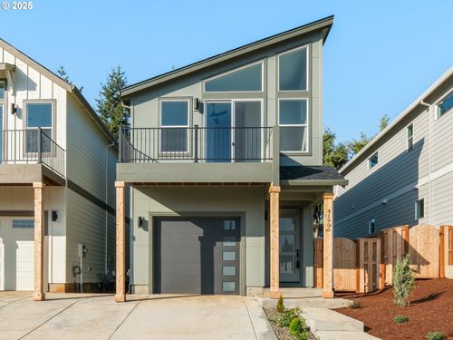 81b-41900 Deschutes Ave, Sandy, OR, 97055-6916 | Card Image