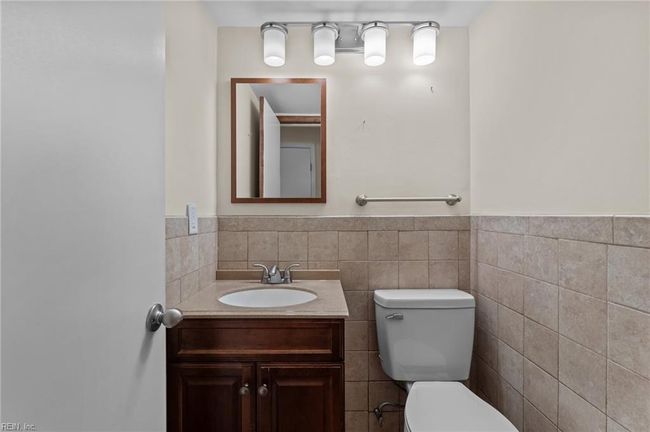 1/2 Bathroom | Image 17
