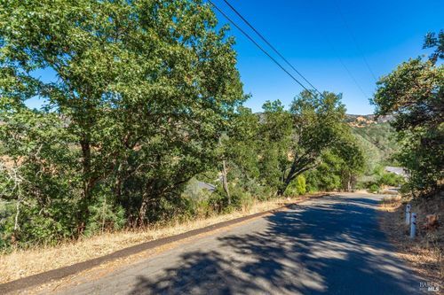 73 Zinnia Ln, Napa, CA, 94558-9682 | Card Image