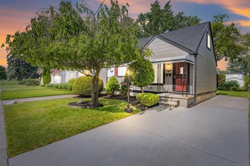 24416 Lauren Ave, Warren, MI, 48089-4732 | Card Image