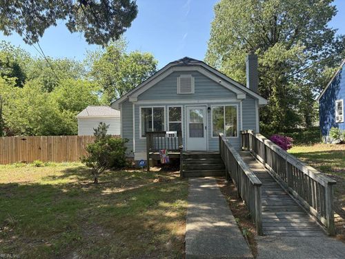 233 Pine Ave, Newport News, VA, 23607-5525 | Card Image