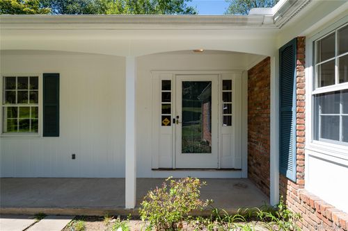 11 Skyview Dr, Armonk, NY, 10504-1232 | Card Image