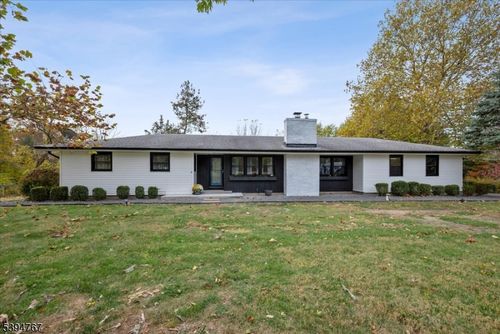 634 County Road 579, Pittstown, NJ, 08867-5145 | Card Image