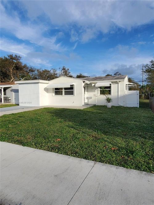 1-2407 Scott St, Hollywood, FL, 33020-2354 | Card Image