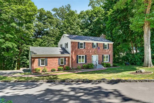 1 Woodland Dr, Pleasantville, NY, 10570-3610 | Card Image