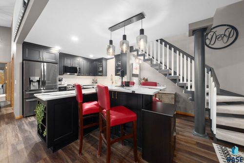 301-4224 S Minnesota Ave, Sioux Falls, SD, 57105-6745 | Card Image