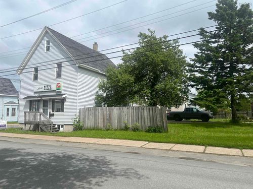 376 Washington St, New Glasgow, NS, B2H3M4 | Card Image