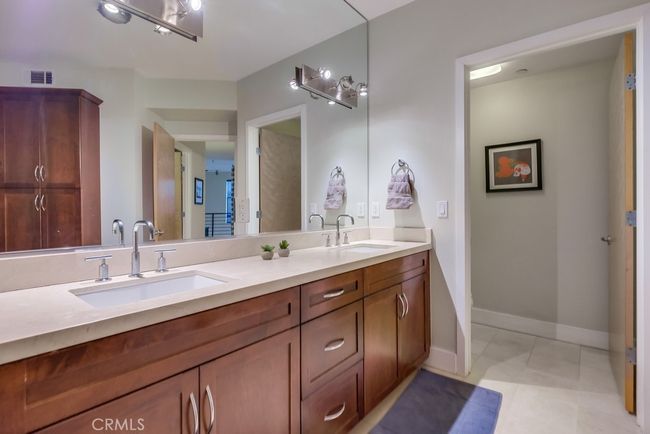 395 E 4th #41 Street, Condo with 2 bedrooms, 2 bathrooms and 2 parking in Long Beach CA | Image 42