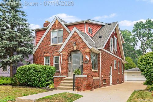 822 W Breckenridge St, Ferndale, MI, 48220-1245 | Card Image