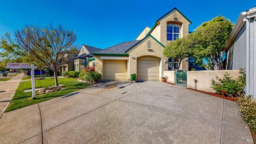1916 Falcon Ridge Dr, Petaluma, CA, 94954-5877 | Card Image