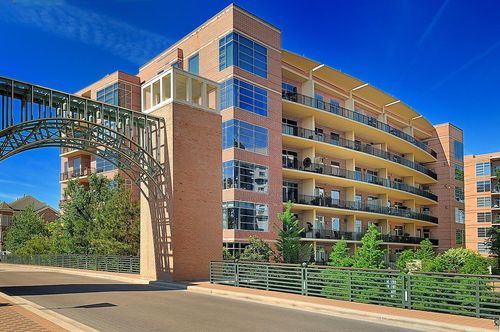 4e-1 Waterway Ct, The Woodlands, TX, 77380-2647 | Card Image