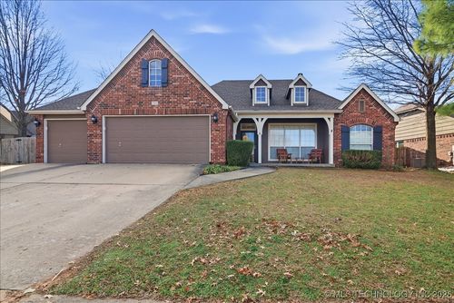 705 Wichita St, Broken Arrow, OK, 74012-8106 | Card Image