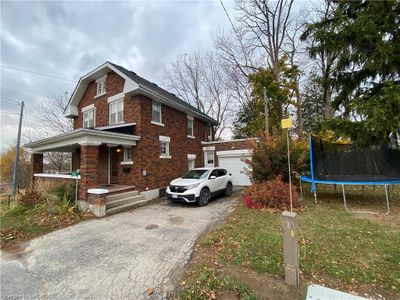 76 10 Th St, House other with 4 bedrooms, 1 bathrooms and 4 parking in Hanover ON | Image 2