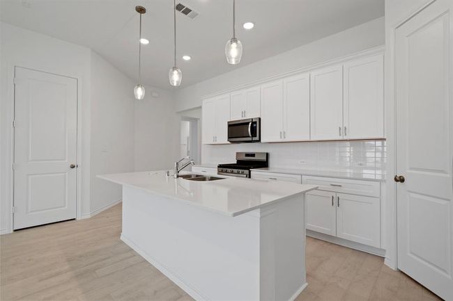 515 Ruby Bend Ln, House other with 3 bedrooms, 2 bathrooms and 2 parking in Montgomery TX | Image 5