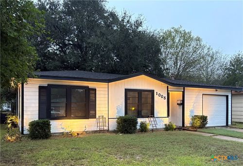 1005 E Polk Ave, Victoria, TX, 77901-2793 | Card Image