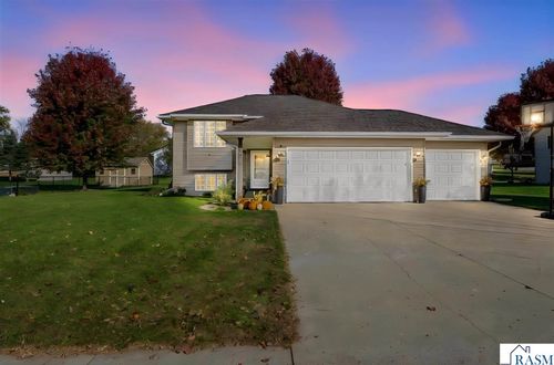 528 Le Sueur Ave, Eagle Lake, MN, 56024-4600 | Card Image
