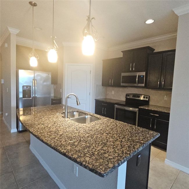 1942 Commander Way, House other with 3 bedrooms, 3 bathrooms and null parking in KISSIMMEE FL | Image 5