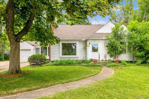 2784 Chadwick Dr, Waterford, MI, 48328-3604 | Card Image