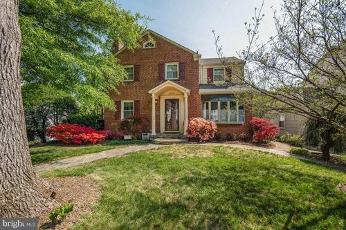 8519 Hazelwood Dr, BETHESDA, MD, 20814-1407 | Card Image