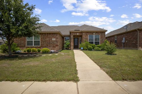 717 Roaring Springs Dr, Glenn Heights, TX, 75154-7925 | Card Image