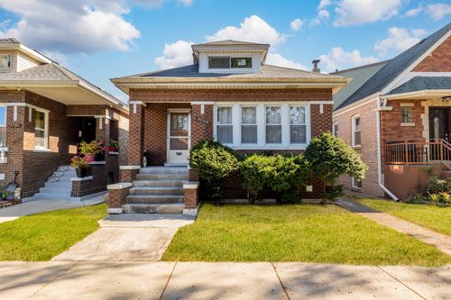5343 Christiana Ave, Chicago, IL, 60632-3215 | Card Image