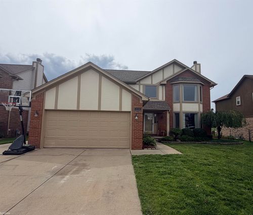 53103 W Ridge Dr, Chesterfield, MI, 48051-3904 | Card Image