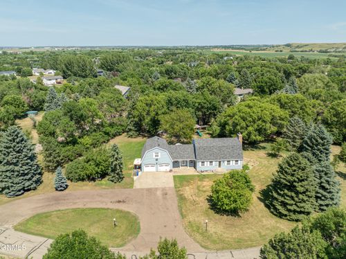 2234 Sherman Dr, Bismarck, ND, 58504-3104 | Card Image