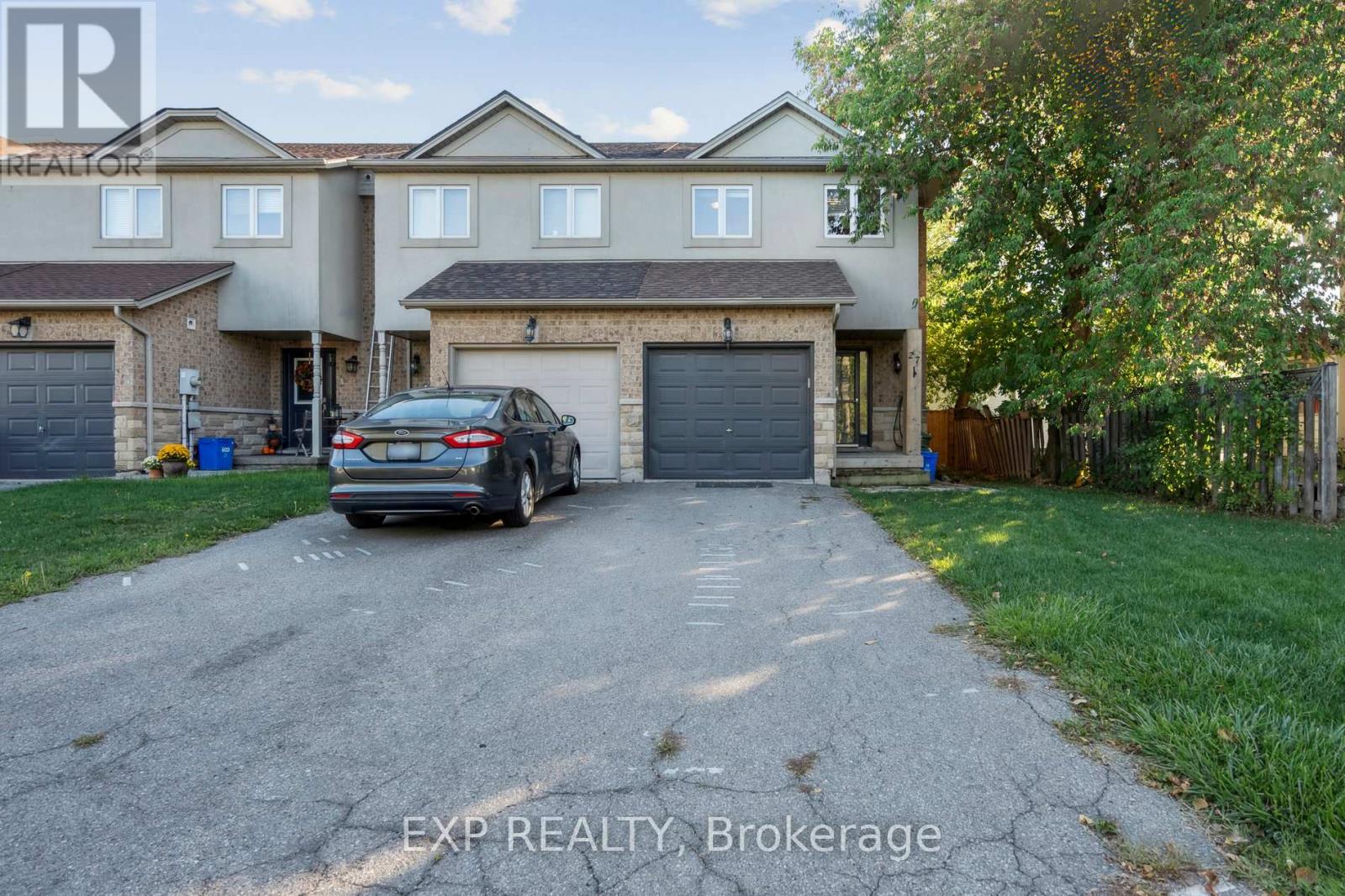 Residential in Hamilton (Stoney Creek)