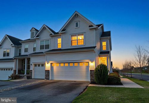 325 Goldman Dr, PHOENIXVILLE, PA, 19460-1099 | Card Image